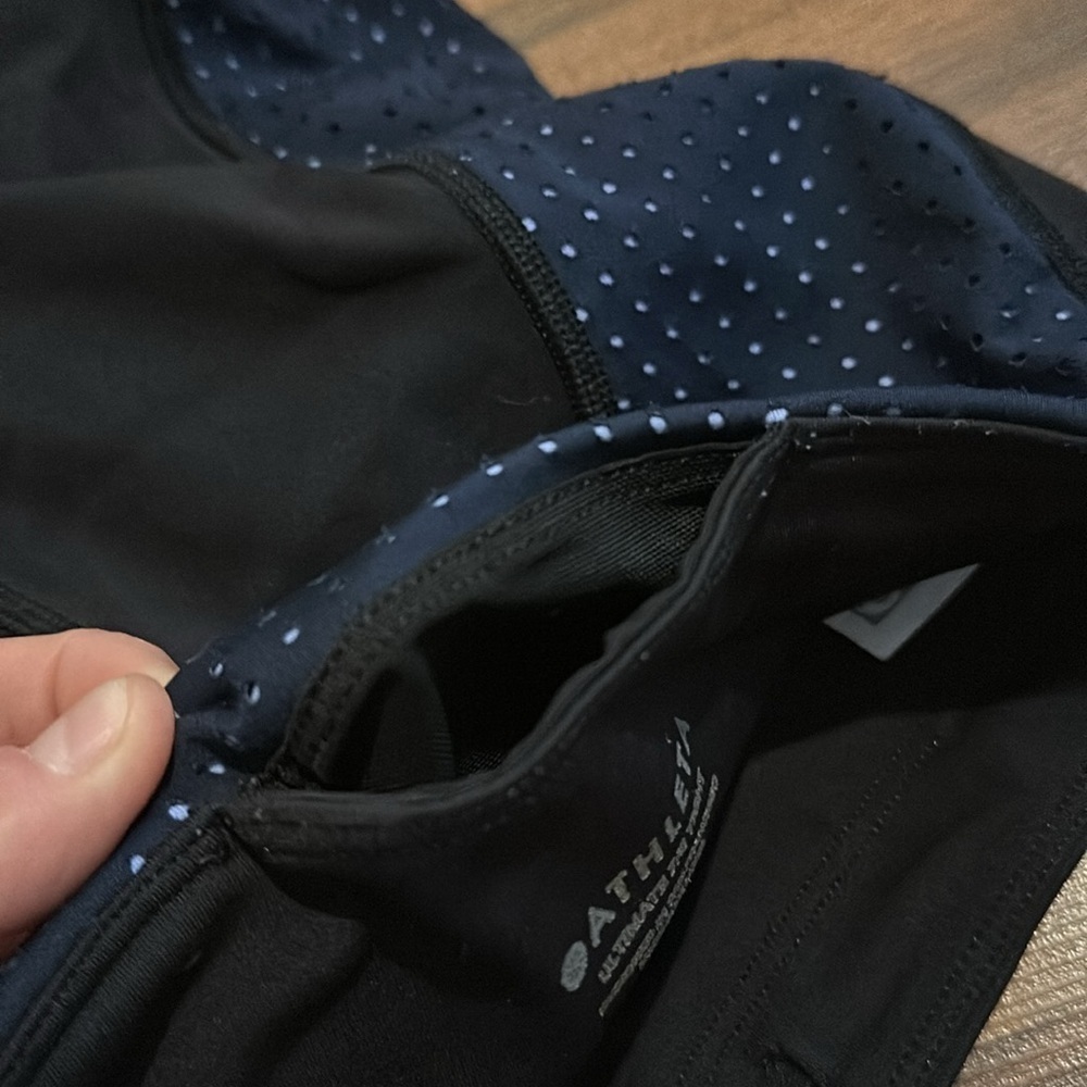 Athleta Ultimate Stash Pocket Laser Cut 7/8 Tights Size XXS Excellent Condition - Picture 10 of 16